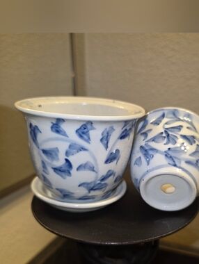 Vintage Chinese Porcelain Blue And White Lotus Flower Planter W/Matching Saucer